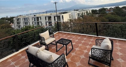 Casa Catrina: 5-bedroom Villa with Panoramic Mountain and Lake Chapala Views