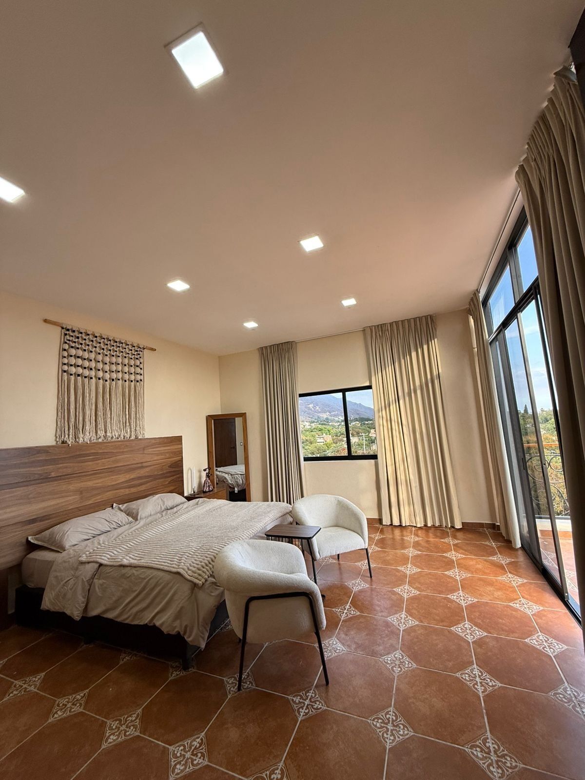 5 多间卧室、熨斗/熨衣板、WiFi、床单