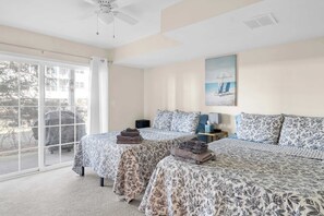 Casa de ciudad, varias camas, patio, vista al jardín (Rehoboth Crossing 1) | 3 habitaciones, decoración personalizada y muebles diferentes 