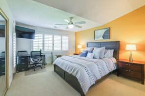 Interior - Stay on the Greens! Resort-style Palm Desert Condo (Palm Desert)