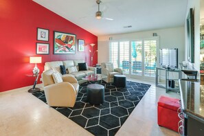 Interior - Stay on the Greens! Resort-style Palm Desert Condo (Palm Desert)