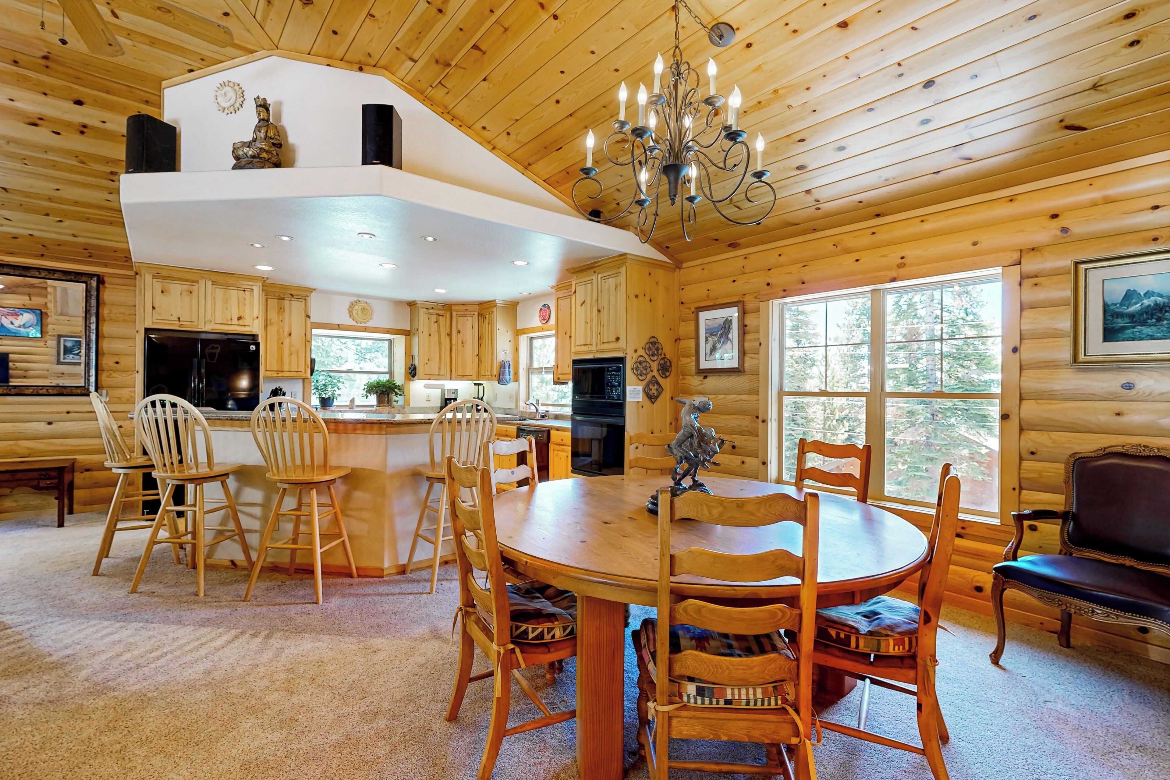 House (4 Bedrooms) | Interior