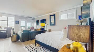 Apartment (0 Bedroom) | Interior