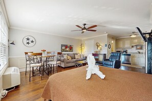 Apartment (0 Bedroom) | Interior