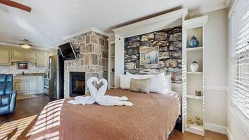 Apartment (0 Bedroom) | Interior