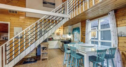 Walk to Trolley! Big Bear Family Cabin w/ Deck