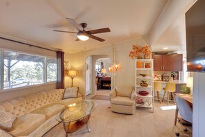 House (3 Bedrooms) | Interior - Hualapai Mtn Views on 2 Acres: 'thunderhead' Home (Kingman)