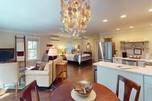 Apartment (0 Bedroom) | Interior - Steps to Riverfront: Dtwn Bluffton Studio! (Bluffton)