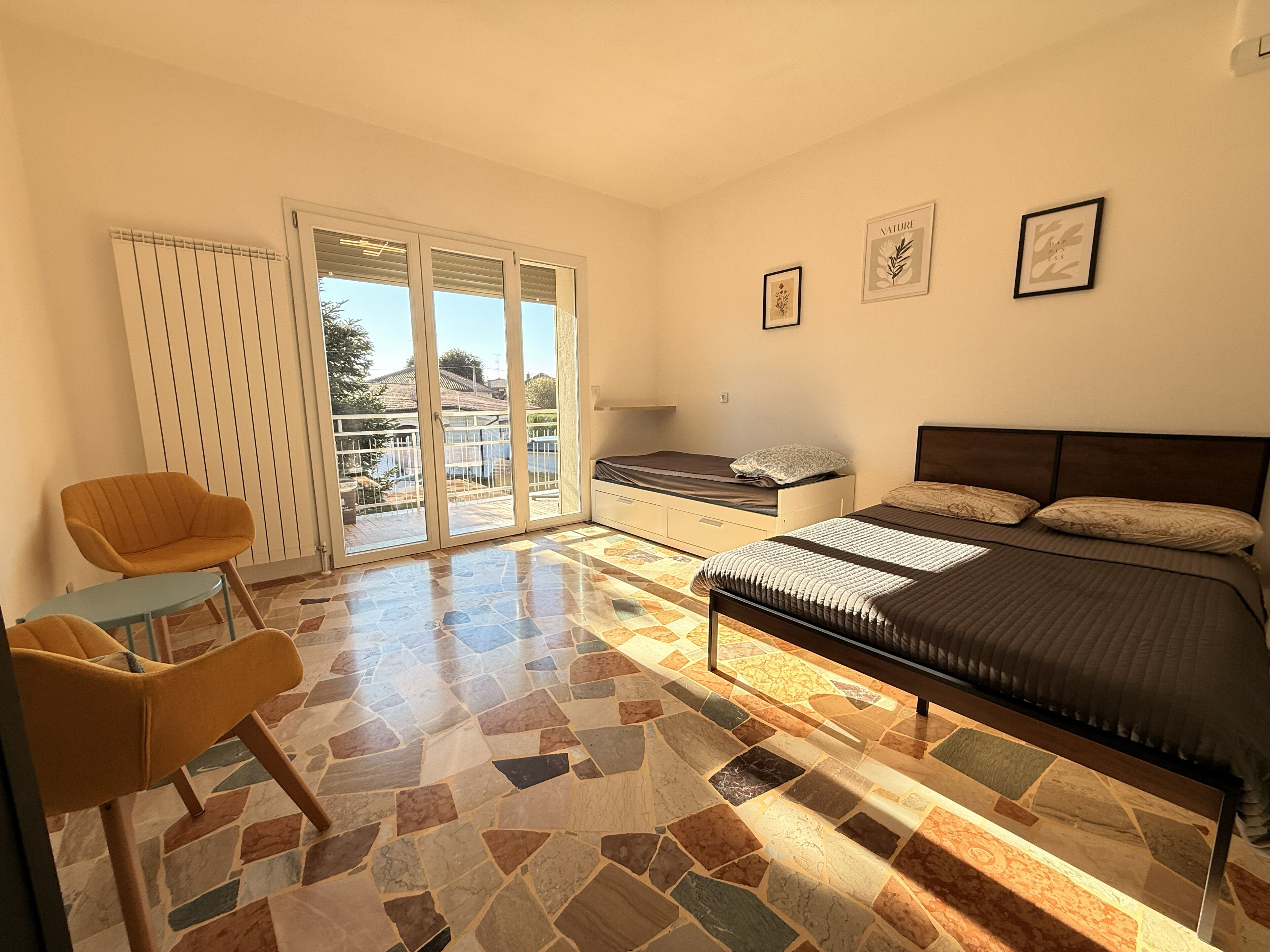 3 habitaciones, tabla de planchar con plancha y wifi 