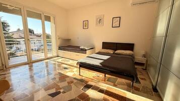 3 bedrooms, iron/ironing board, WiFi