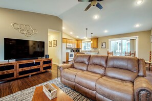 Interior - < 2 Blocks to Beach! Pet-friendly Home in Moclips (Pacific Beach)