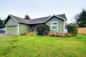 House (3 Bedrooms) | Interior - < 2 Blocks to Beach! Pet-friendly Home in Moclips (Pacific Beach)