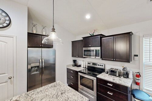 Patio & Fire Pit! Dog-friendly Spartanburg Home