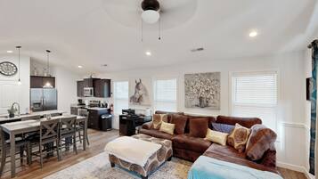 House (3 Bedrooms) | Front of property