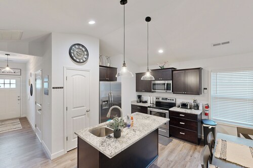 Patio & Fire Pit! Dog-friendly Spartanburg Home