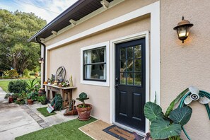 Apartment (2 Bedrooms) | Interior - Canal-front Retreat w/ Hot Tub & Dock in Tavares (Tavares)