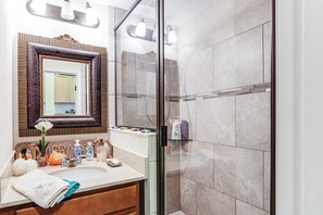 Apartment (2 Bedrooms) | Interior - Canal-front Retreat w/ Hot Tub & Dock in Tavares (Tavares)