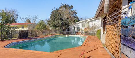 Rumah (3 Bedrooms) | Bagian depan properti