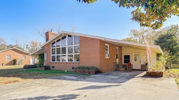 House (3 Bedrooms) | Front of property