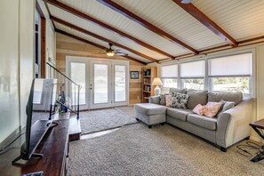 House (3 Bedrooms) | Interior - 7 Mi to Neuse River! Family Home w/ Poolside Oasis (Havelock)