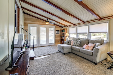 House (3 Bedrooms) | Interior. 7 Mi to Neuse River! Family Home w/ Poolside Oasis