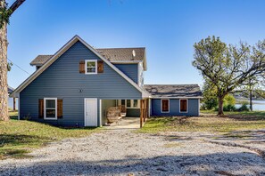 House (4 Bedrooms) | Interior - Private Sandy Shore! Possum Kingdom Lake House (Graford)