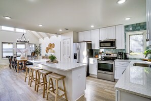 บ้านพัก (4 Bedrooms) | ภายใน