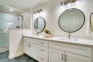 Talo (4 Bedrooms) | Sisätilat
