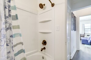 Apartment (1 Bedroom) | Interior - Waterfront Gem < 1 Mi to Dtwn Cambridge! (Cambridge)