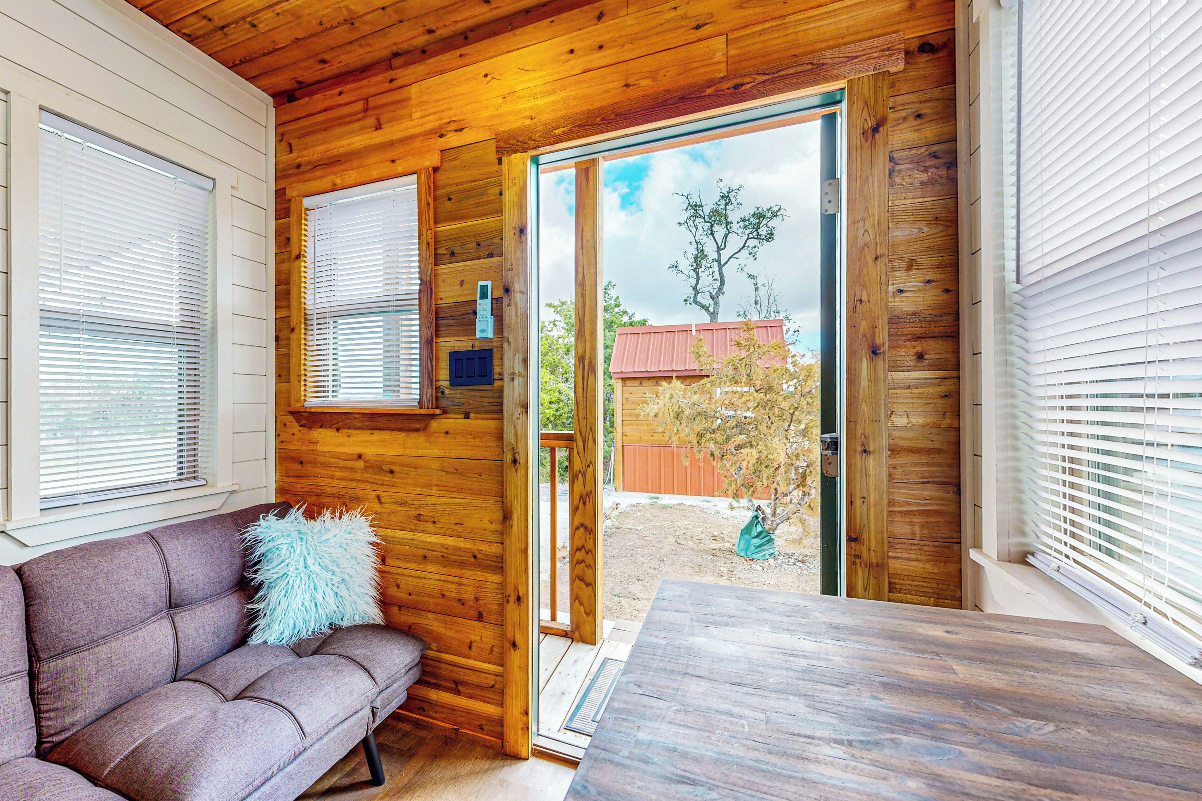 Apartment (0 Bedroom) | Interior