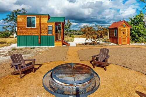 Modern Tiny House in Hill Country w/ Covered Patio