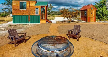 Modern Tiny House in Hill Country w/ Covered Patio