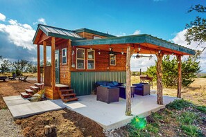 Apartemen (0 Bedroom) | Bagian depan properti