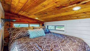 Apartment (0 Bedroom) | Interior