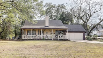 House (3 Bedrooms) | Front of property