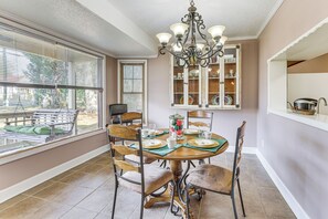 Interior - 2 Mi to UA! Family-friendly Getaway w/ Patio (Northport)