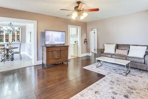 Interior - 2 Mi to UA! Family-friendly Getaway w/ Patio (Northport)