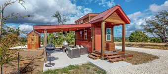 Studio Cabin w/ Fire Pit, A/c, Kitchen & Wifi