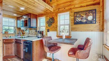 Apartment (0 Bedroom) | Interior