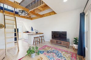 Apartment (0 Bedroom) | Interior