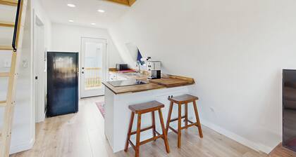 Dog-friendly A-frame Cabin w/ Deck