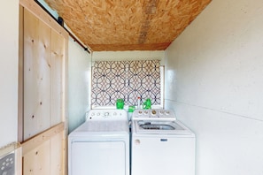 Apartment (0 Bedroom) | Interior - Pet Friendly! Couples Retreat in Southern Illinois (Murphysboro)