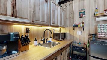 Apartment (0 Bedroom) | Interior