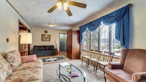 Unclassified image, 5 of 35, button - Roaring Spring Horse Farm Getaway w/ Game Room (Roaring Spring)