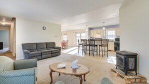 Unclassified image, 4 of 41, button - Backcountry Living Home Near Hiking in Sprakers! (Sprakers)