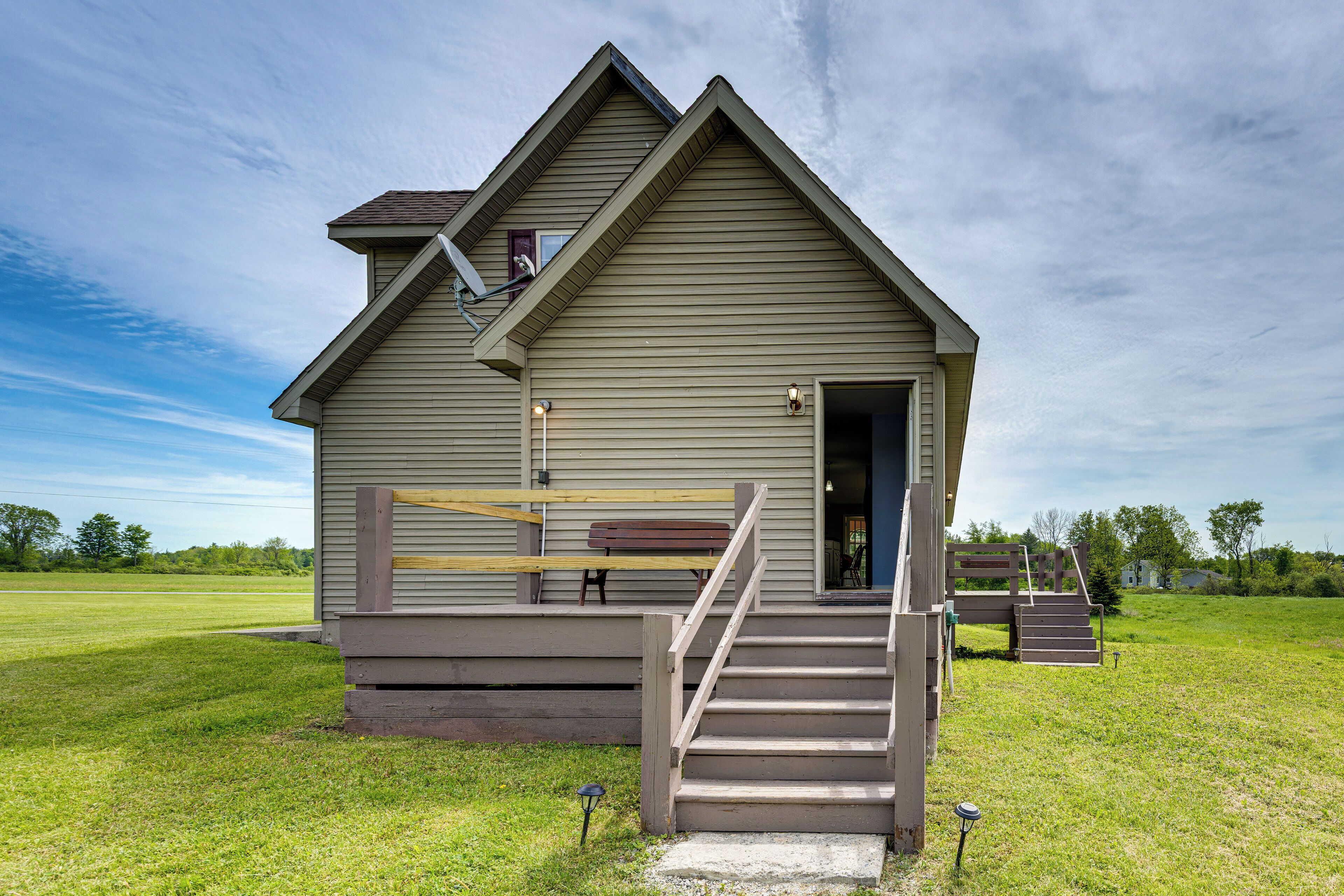 House (4 Bedrooms) | Front of property