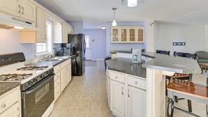 Unclassified image, 2 of 41, button - Backcountry Living Home Near Hiking in Sprakers! (Sprakers)