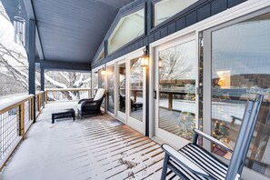 Interior - Hot Tub + Game Room: Morgan Family Getaway (Morgan)