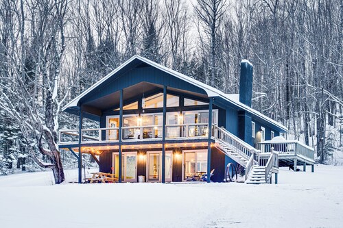 Gem w/ Hot Tub & Game Room, Seymour Lake Across St