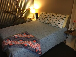 1 bedroom, iron/ironing board, WiFi, bed sheets - Basement Apartment in Germantown, Louisville, KY (Louisville)